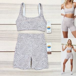 Vuori Women's Gray and White Patterned Bike Shorts SET